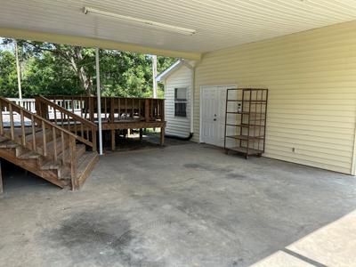 Very nice mobile home on 1 acre with carport and storage - image 28