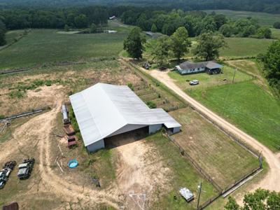 18 Acres with a Home, Barns and Cattle Facilities SW MS - image 5