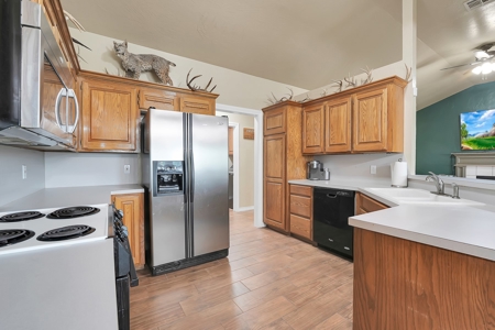 Home For Sale In Sayre, Oklahoma - image 15