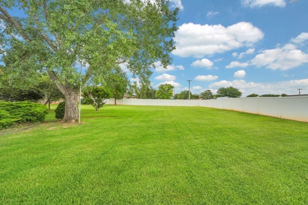 Home For Sale In Sayre, Oklahoma - image 37