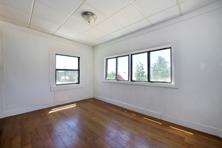 Remodeled bungalow in Downtown Victor Colorado - image 3