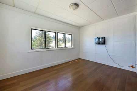 Remodeled bungalow in Downtown Victor Colorado - image 2