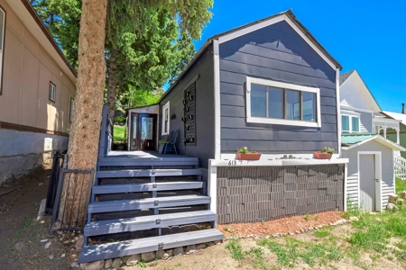 Remodeled bungalow in Downtown Victor Colorado - image 1