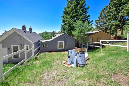 Remodeled bungalow in Downtown Victor Colorado - image 22