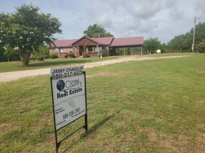 3 BD 1.5 BA COUNTRY HOME 5 ACRES  for sale HUGO OKLAHOMA! - image 1