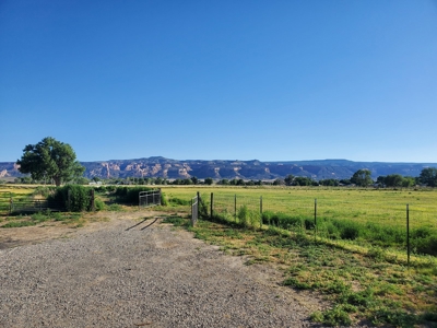 Colorado Farm House and Hay Farm close to outdoor recreation - image 18