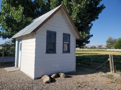 Colorado Farm House and Hay Farm close to outdoor recreation - image 13