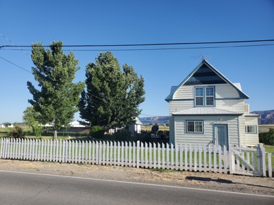 Colorado Farm House and Hay Farm close to outdoor recreation - image 1