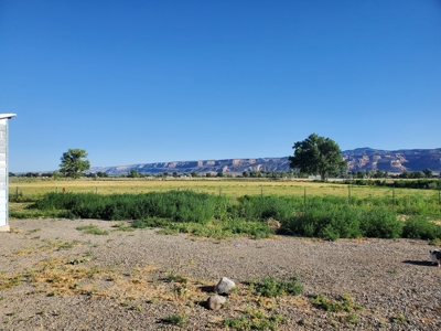 Colorado Farm House and Hay Farm close to outdoor recreation - image 15