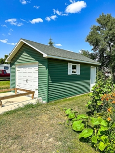 Historic 4 Bed 2.5 Bath Home On City Corner Lot In Malta Mt - image 3