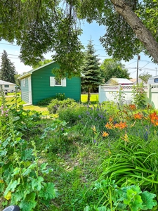 Historic 4 Bed 2.5 Bath Home On City Corner Lot In Malta Mt - image 2