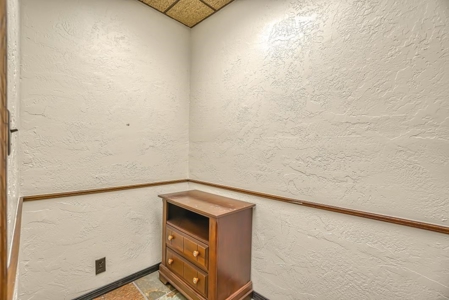Commercial Building For Sale In Clinton, Ok. - image 19