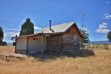 Dry Cabin with Incredible Views For Sale in Colorado - image 5