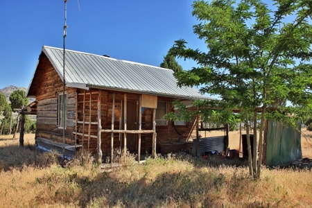 Dry Cabin with Incredible Views For Sale in Colorado - image 2