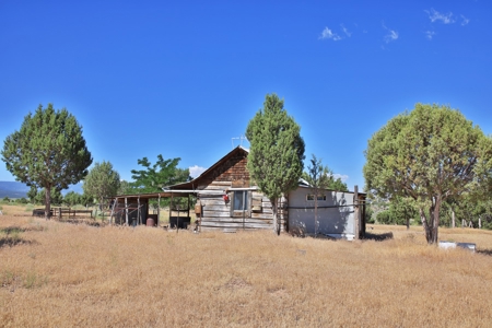 Dry Cabin with Incredible Views For Sale in Colorado - image 10