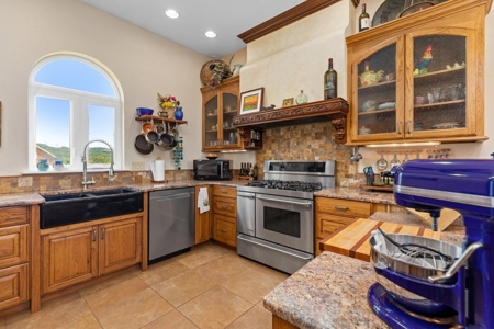 Luxury Home For Sale in Mooresburg, Tennessee - image 6