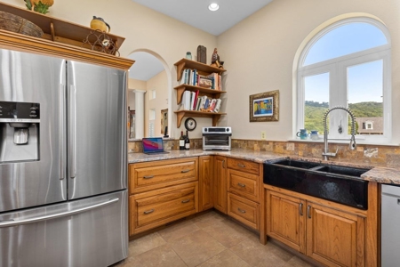 Luxury Home For Sale in Mooresburg, Tennessee - image 7