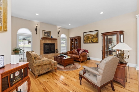 Luxury Home For Sale in Mooresburg, Tennessee - image 4