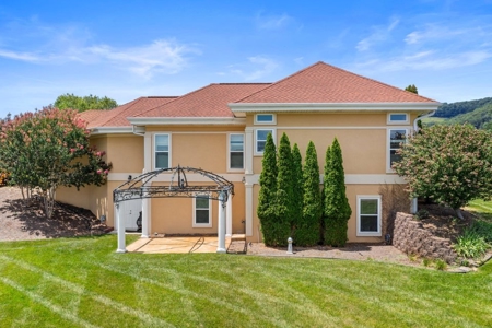 Luxury Home For Sale in Mooresburg, Tennessee - image 27