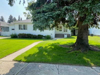 Charming 3-bed, 2-bath home in Conrad, MT - image 2