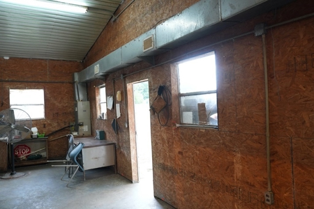 Poultry Breeder Turnkey Farm w/ 40 Acres - image 26
