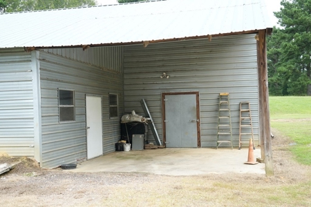 Poultry Breeder Turnkey Farm w/ 40 Acres - image 32