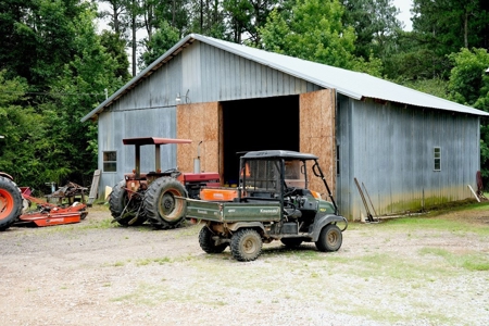 Poultry Breeder Turnkey Farm w/ 40 Acres - image 9