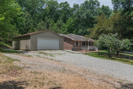 Country Home for Sale in Lewis County, Tennessee - image 7