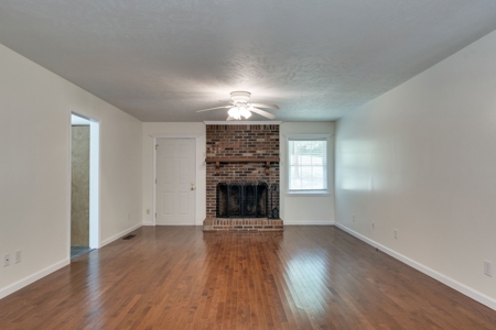 Country Home for Sale in Lewis County, Tennessee - image 11