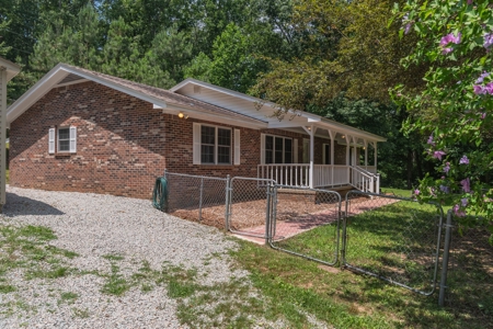 Country Home for Sale in Lewis County, Tennessee - image 6
