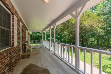 Country Home for Sale in Lewis County, Tennessee - image 3