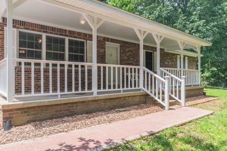 Country Home for Sale in Lewis County, Tennessee - image 2