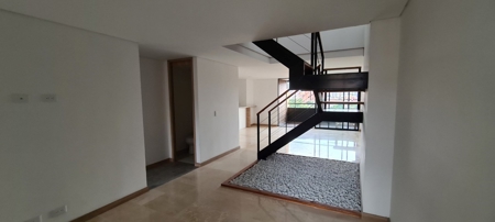 Penthouse with Open Concept in Laureles - image 12