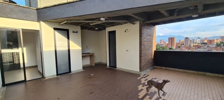 Penthouse with Open Concept in Laureles - image 24