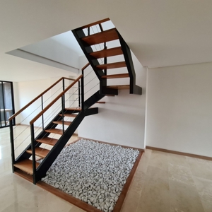 Penthouse with Open Concept in Laureles - image 3