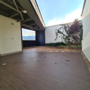 Penthouse with Open Concept in Laureles - image 14