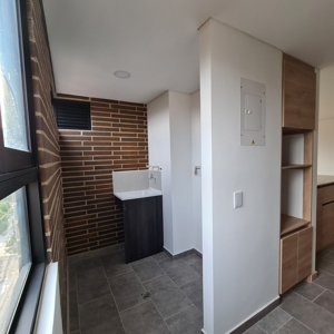 Penthouse with Open Concept in Laureles - image 8