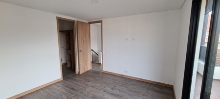 Penthouse with Open Concept in Laureles - image 20
