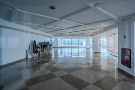 Beachfront 1-Bed-1Bath apartment in Solarium *Under Contract - image 29