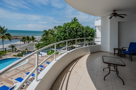 Beachfront 1-Bed-1Bath apartment in Solarium *Under Contract - image 24