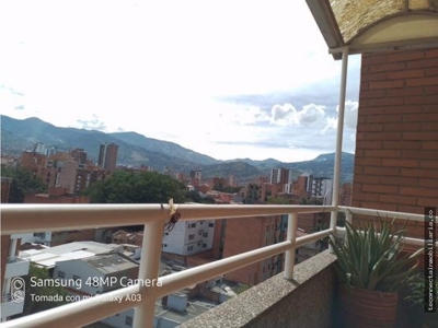 A Classic Gem in the Heart of Laureles: Two-Story Apartment - image 6