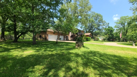 "Beaumont TX Auction: Waterfront Home with Airbnb Potential" - image 27