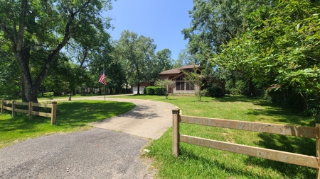 "Beaumont TX Auction: Waterfront Home with Airbnb Potential" - image 2