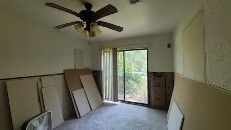 "Beaumont TX Auction: Waterfront Home with Airbnb Potential" - image 37