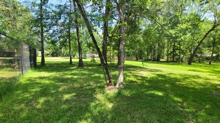 "Beaumont TX Auction: Waterfront Home with Airbnb Potential" - image 26