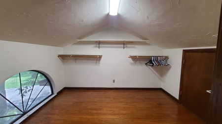 "Beaumont TX Auction: Waterfront Home with Airbnb Potential" - image 42