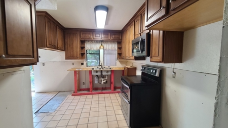 "Beaumont TX Auction: Waterfront Home with Airbnb Potential" - image 32