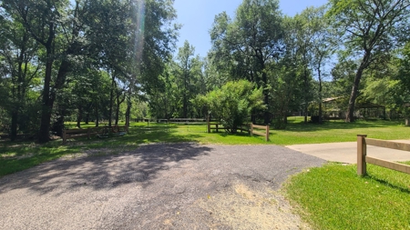 "Beaumont TX Auction: Waterfront Home with Airbnb Potential" - image 4