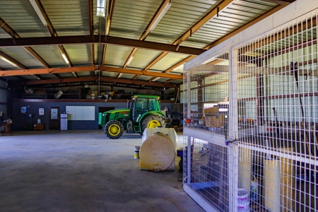 Oilfield Truck Yard/Office/Shop - image 13