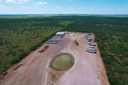 Oilfield Truck Yard/Office/Shop - image 4
